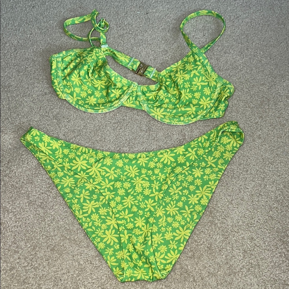 Kulani kinis Bikini